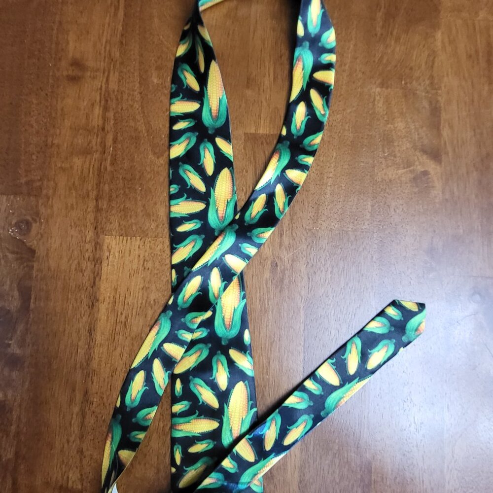 Unbranded ~ Corn Print Necktie ~ Excellent Condition ~ Very Corny